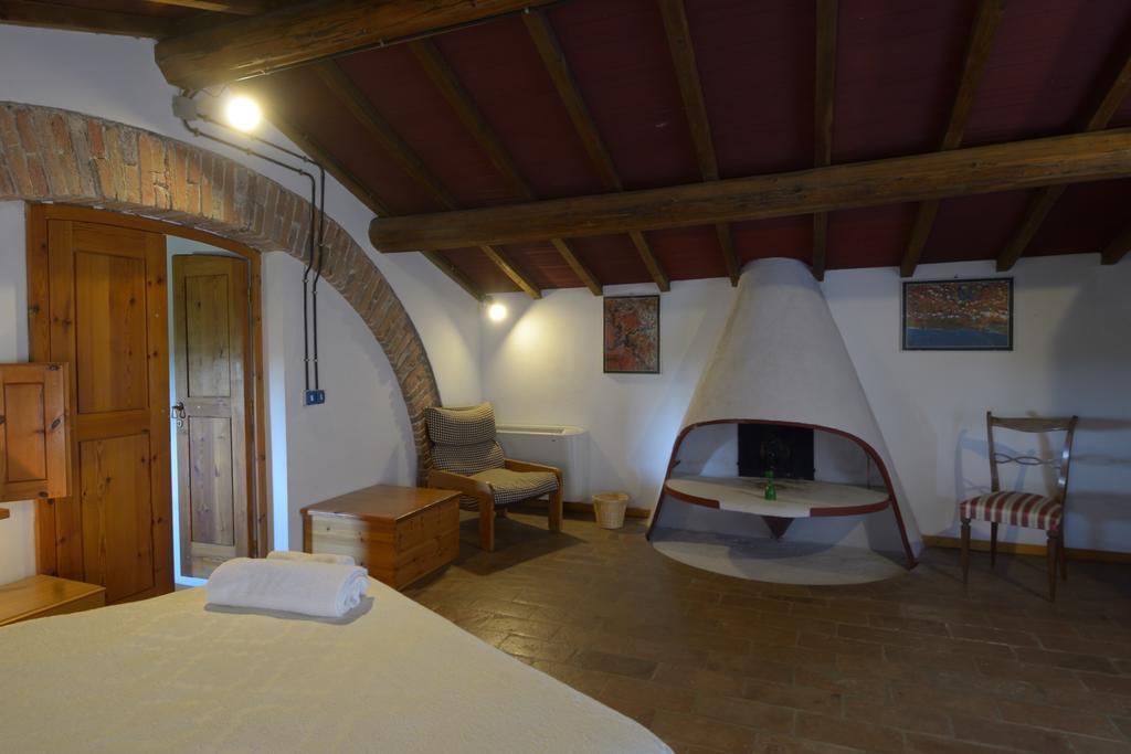Agriturismo Borgo Del Papa Badia  Екстериор снимка