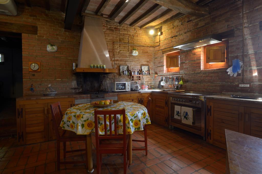Agriturismo Borgo Del Papa Badia  Екстериор снимка